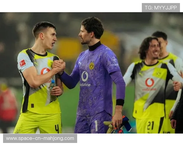 多特蒙德客场2-1绝杀沃尔夫斯堡,吉拉西补时阶段一锤定音 多特蒙德客场2-1绝杀沃尔夫斯堡,吉拉西补时阶段一锤定音